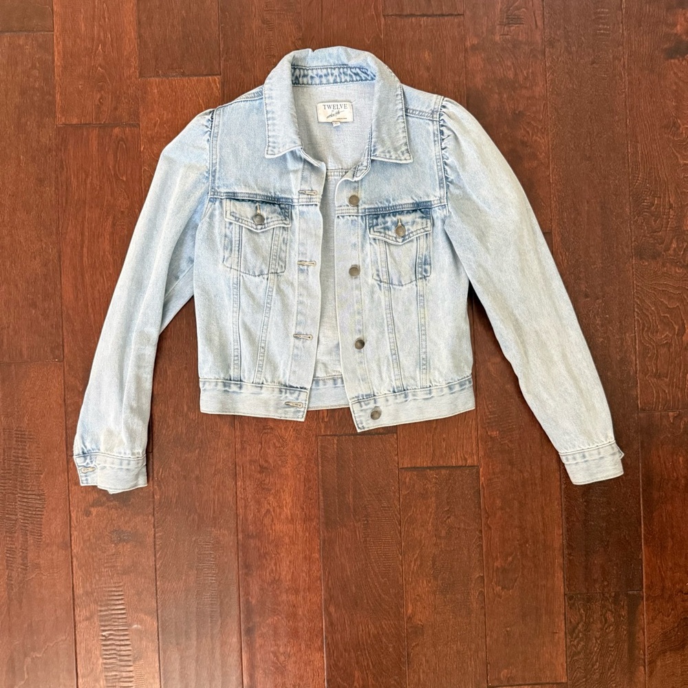 Puff sleeve denim jacket